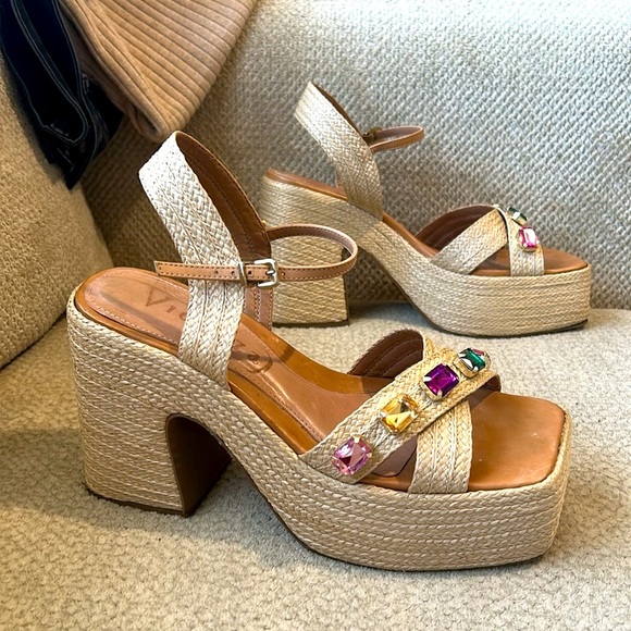 Anthropologie Shoes - 💎Anthropologie Vicenza Boho Elegant Platform Rhinestone Sandals